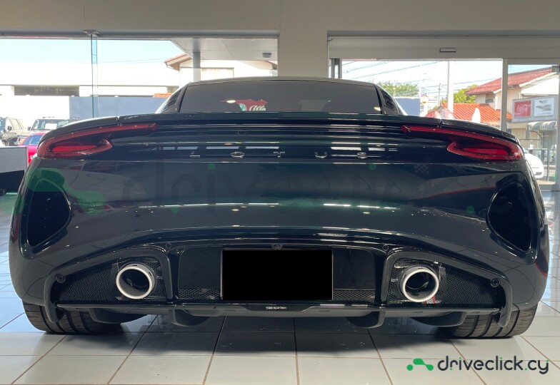 Lotus Emira Черный