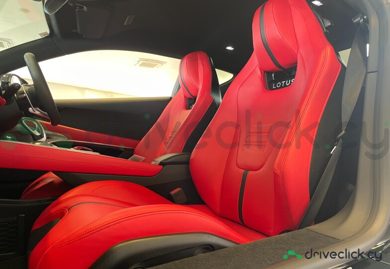 Lotus Emira Черный