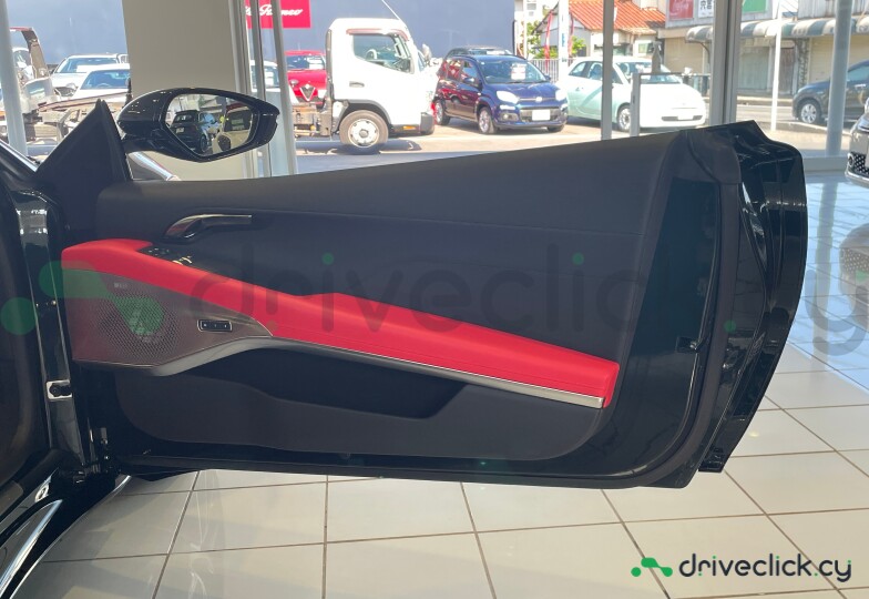 Lotus Emira Черный