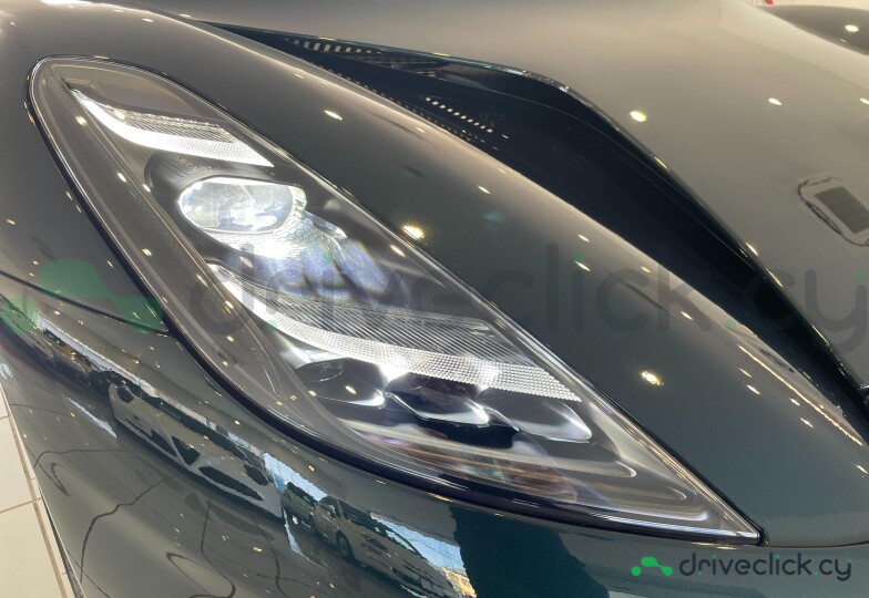 Lotus Emira Черный