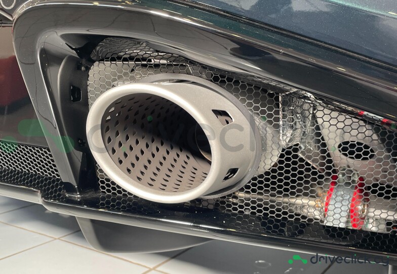 Lotus Emira Черный