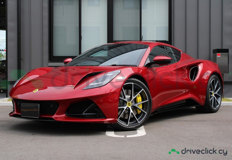 Lotus Emira Красный