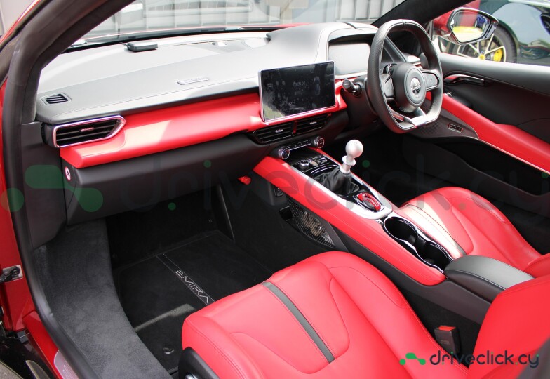 Lotus Emira Красный