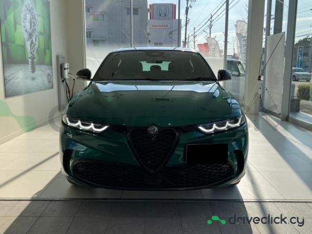 Alfa Romeo Tonale Зеленый