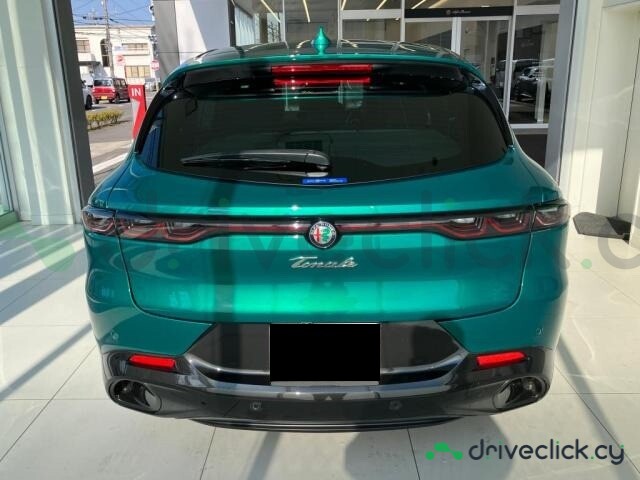 Alfa Romeo Tonale Зеленый