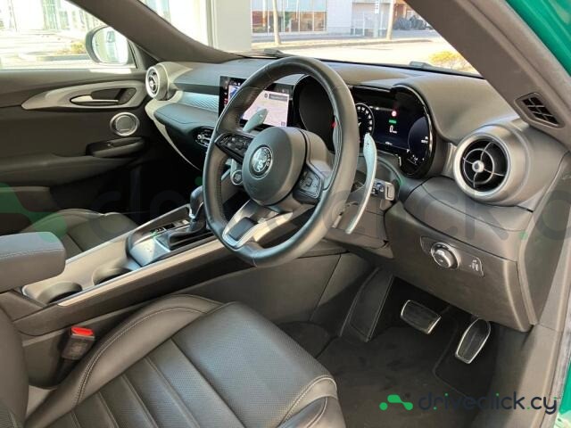 Alfa Romeo Tonale Зеленый