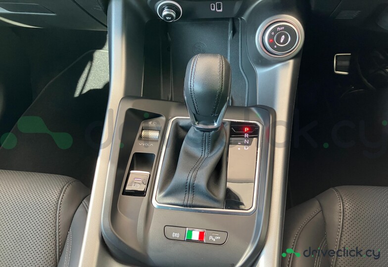Alfa Romeo Tonale Зеленый