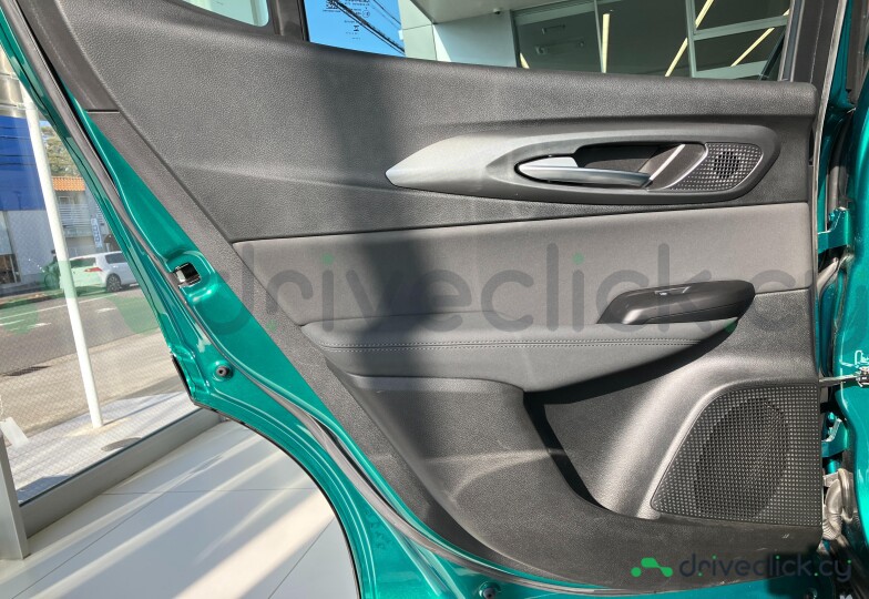 Alfa Romeo Tonale Зеленый
