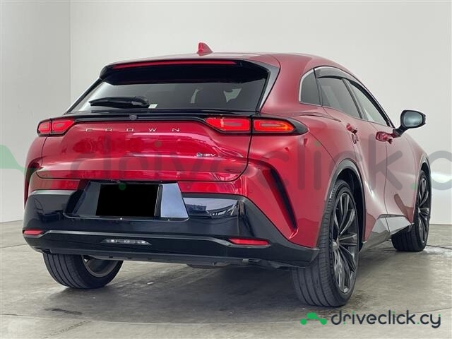 Toyota Crown Красный