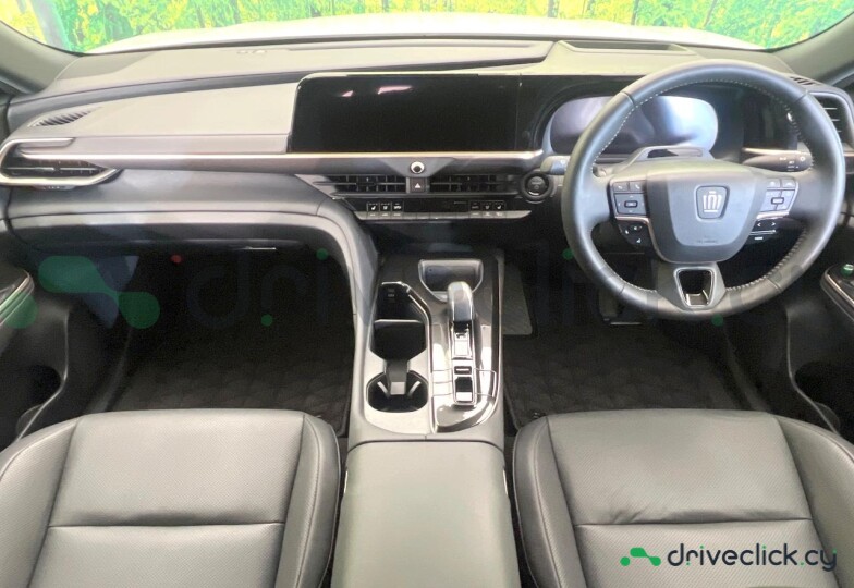 Toyota Crown Белый