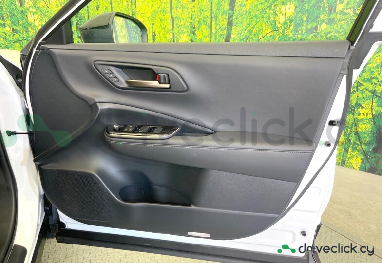 Toyota Crown Белый