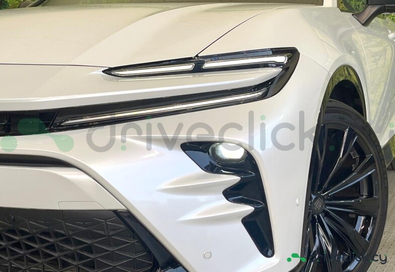 Toyota Crown Белый