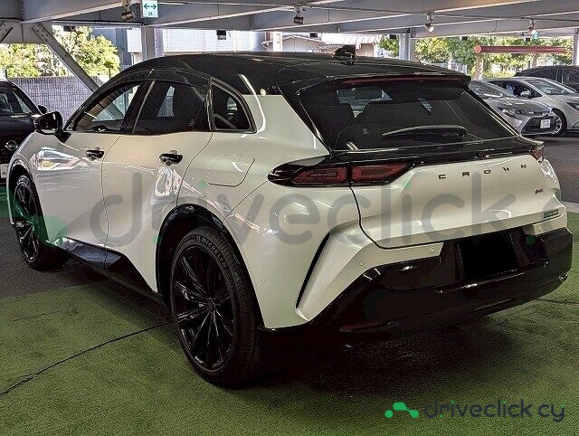 Toyota Crown Белый