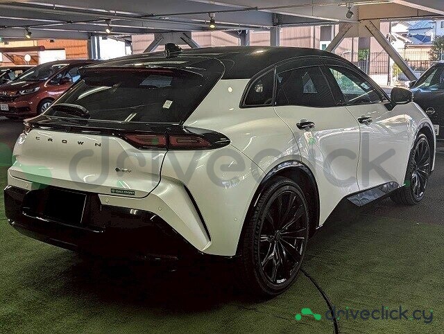 Toyota Crown Белый