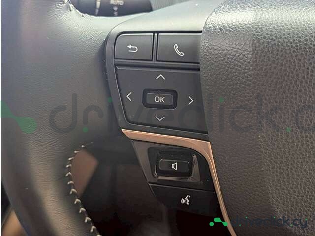Toyota Crown Белый