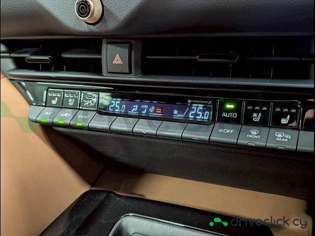 Toyota Crown Белый