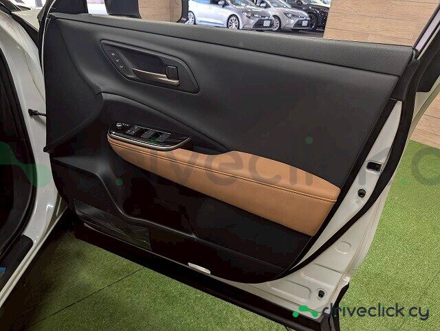 Toyota Crown Белый