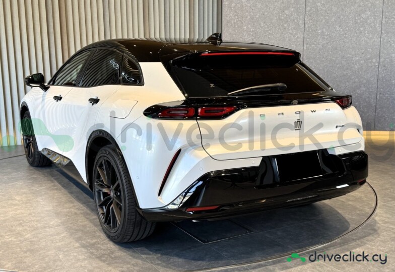 Toyota Crown Белый