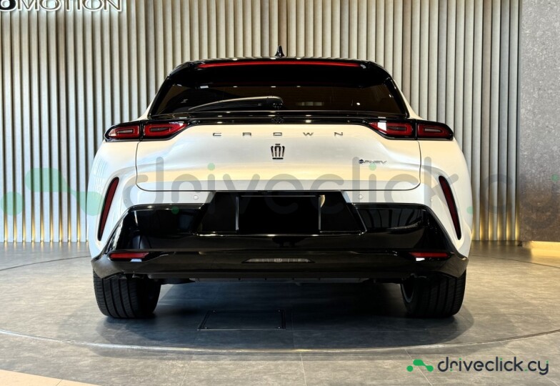 Toyota Crown Белый