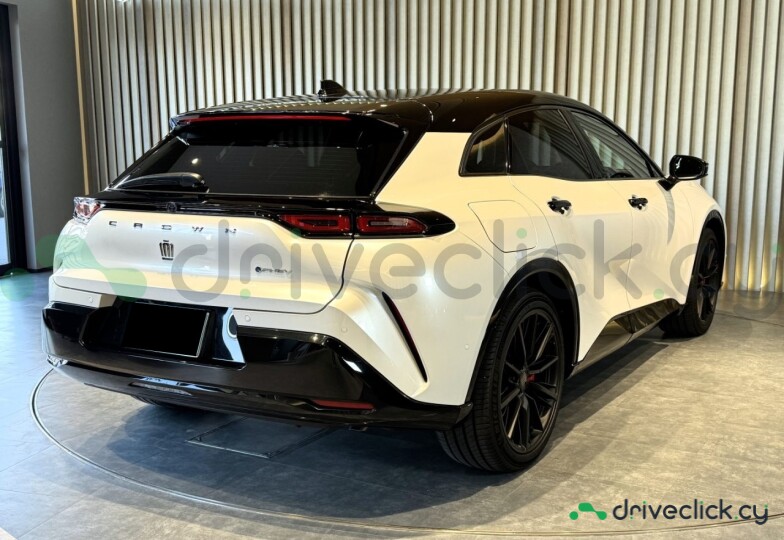 Toyota Crown Белый