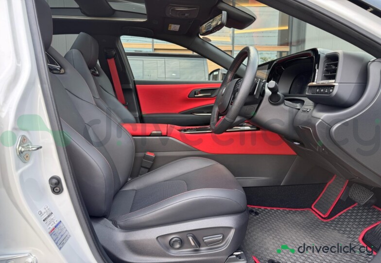 Toyota Crown Белый
