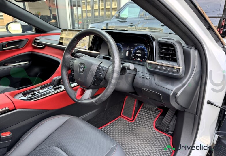 Toyota Crown Белый