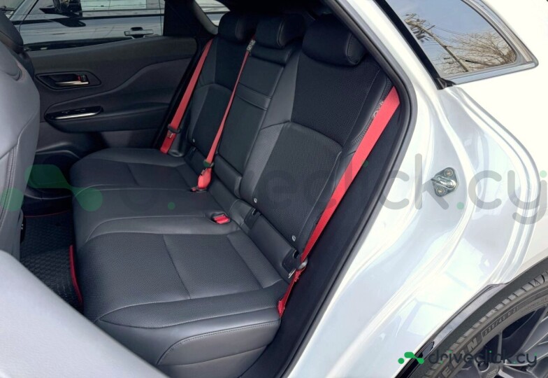 Toyota Crown Белый