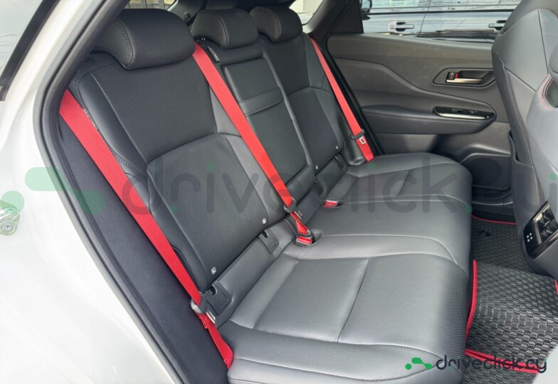 Toyota Crown Белый