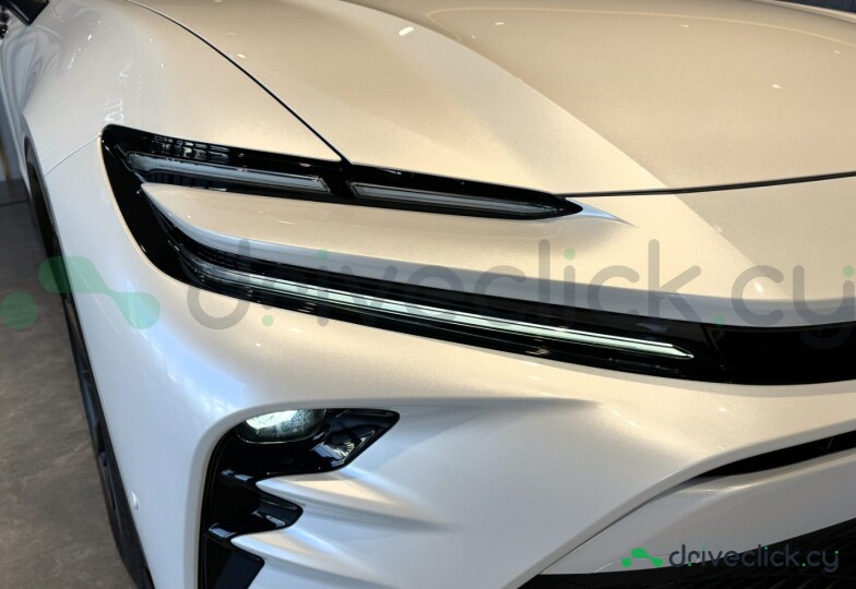 Toyota Crown Белый