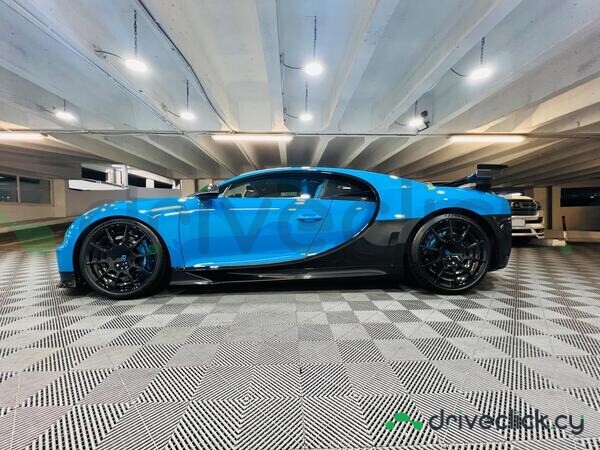 Bugatti Chiron Blue