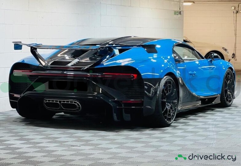 Bugatti Chiron Blue