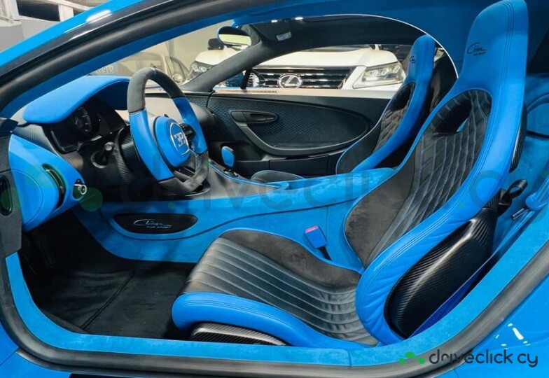 Bugatti Chiron Blue
