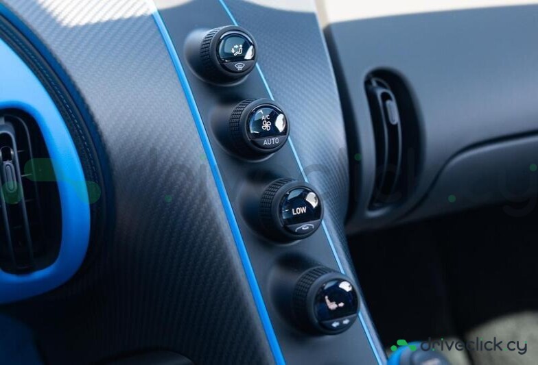 Bugatti Chiron Blue