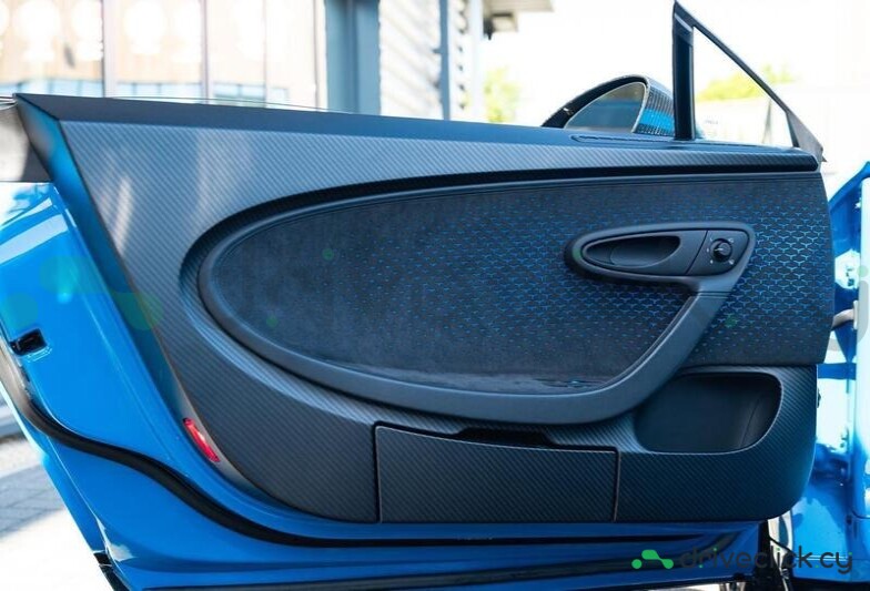 Bugatti Chiron Blue