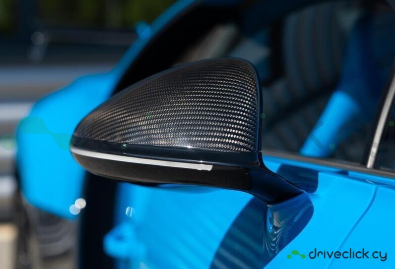 Bugatti Chiron Blue