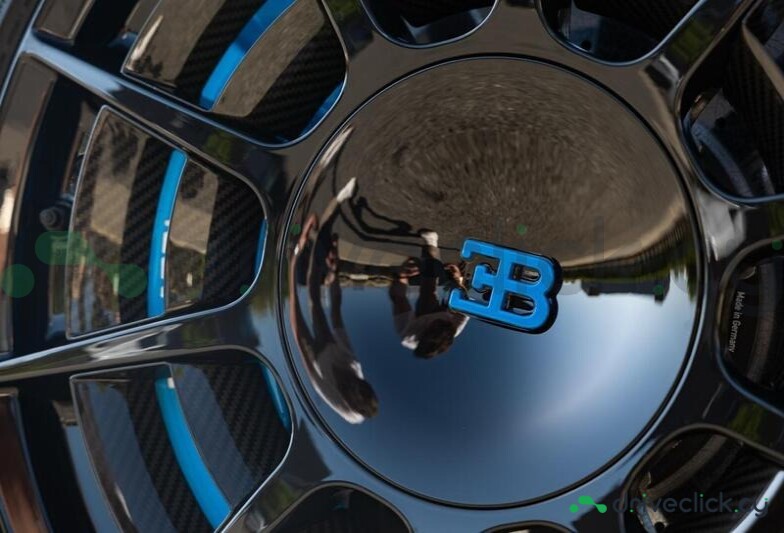 Bugatti Chiron Blue