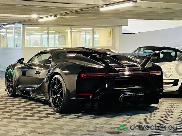 Bugatti Chiron Black