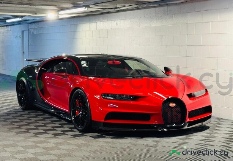 Bugatti Chiron Red