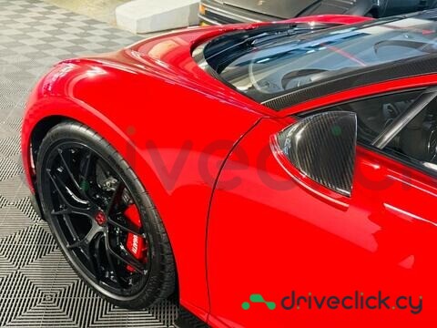 Bugatti Chiron Red