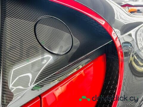 Bugatti Chiron Red