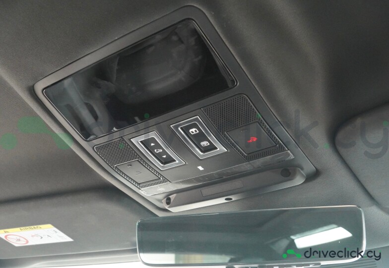 Land Rover Defender Grey