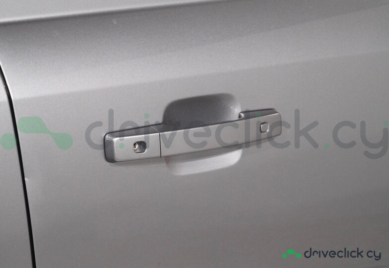 Land Rover Defender Grey