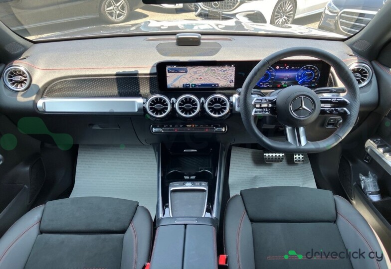 Mercedes EQB Серый