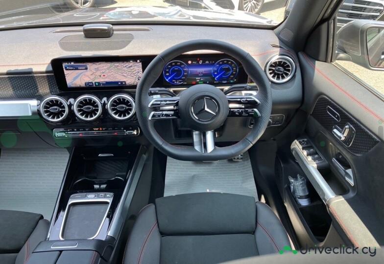 Mercedes EQB Серый