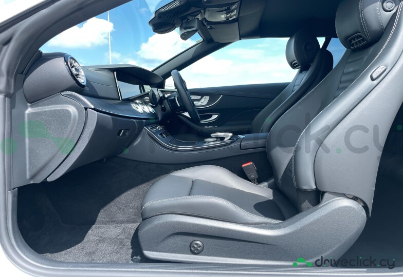 Mercedes E-class Белый