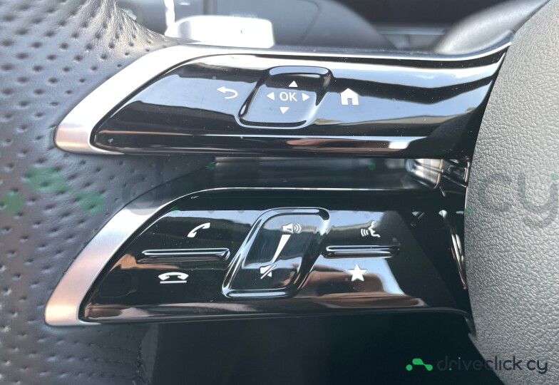 Mercedes E-class Белый