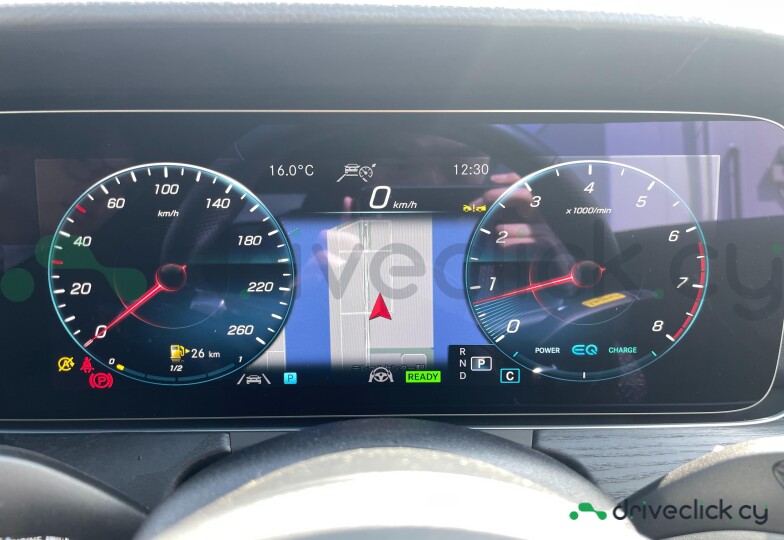 Mercedes E-class Белый