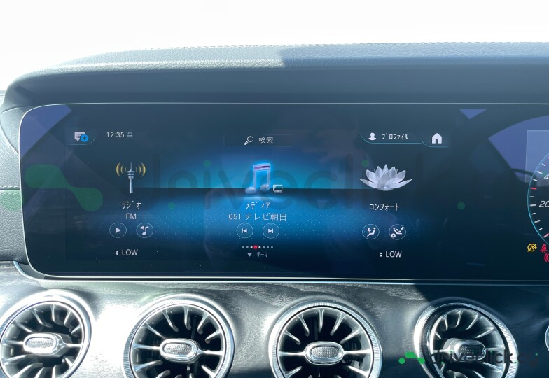 Mercedes E-class Белый