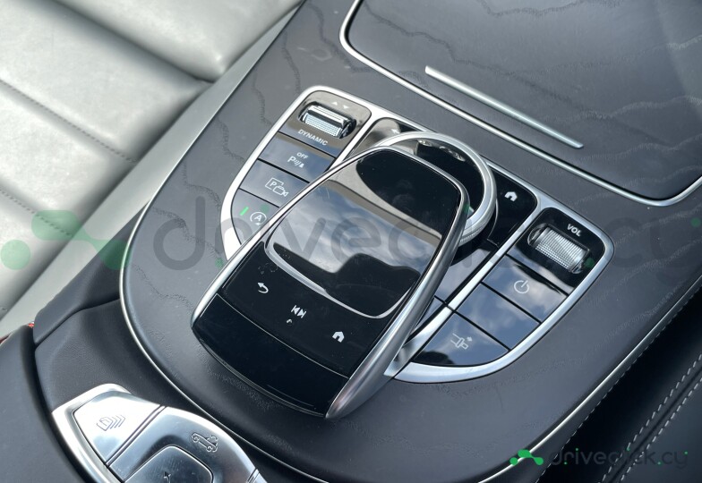 Mercedes E-class Белый