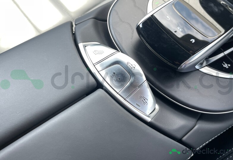 Mercedes E-class Белый